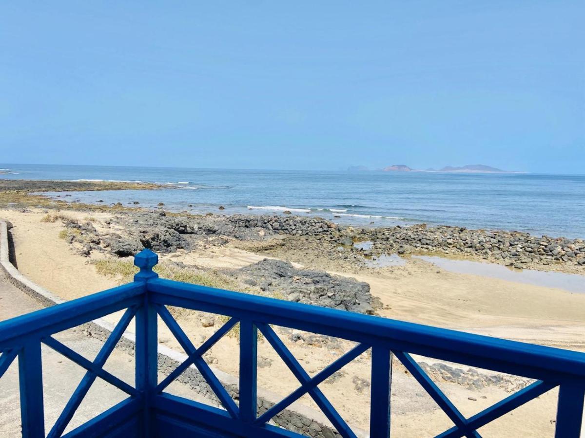 Mirador Del Risco De Famara Apartment Bagian luar foto